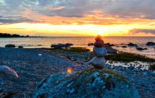 ©J. Leppmets. Naudime maalilisi päikeseloojanguid Prangli saarel
