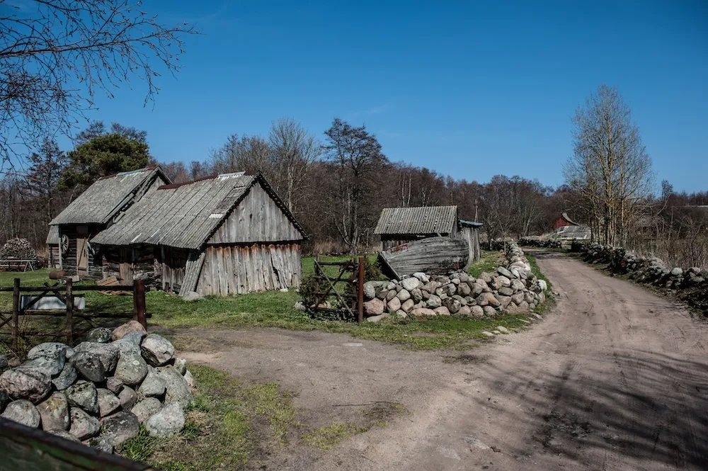 prangli_kiviaiad_HassoHirvesoo